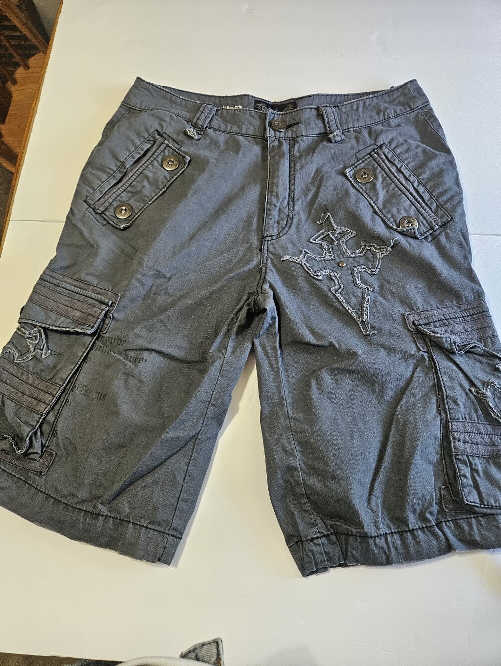 Buckle Men’s Gray Cotton Canvas Cargo Shorts Sie 31 Button Zip Pockets Cross